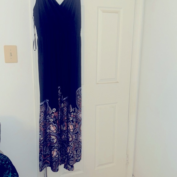 Avenue Dresses & Skirts - Ladies dress